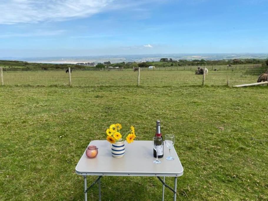 Lily Cosy Campervan With Sea Views & Amazing Sunrises St Ives Exteriér fotografie